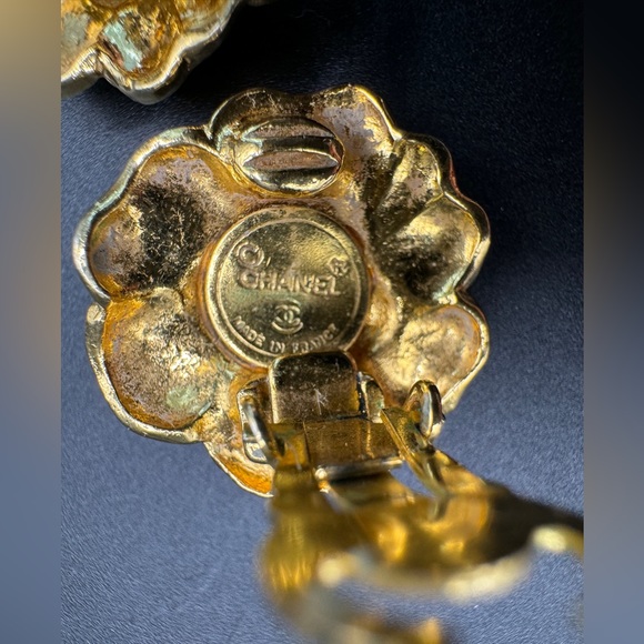 ‼️FINAL PRICE‼️LOT 1050 24K gold plated Chanel vintage clip ok earrings from 70s - Picture 4 of 7